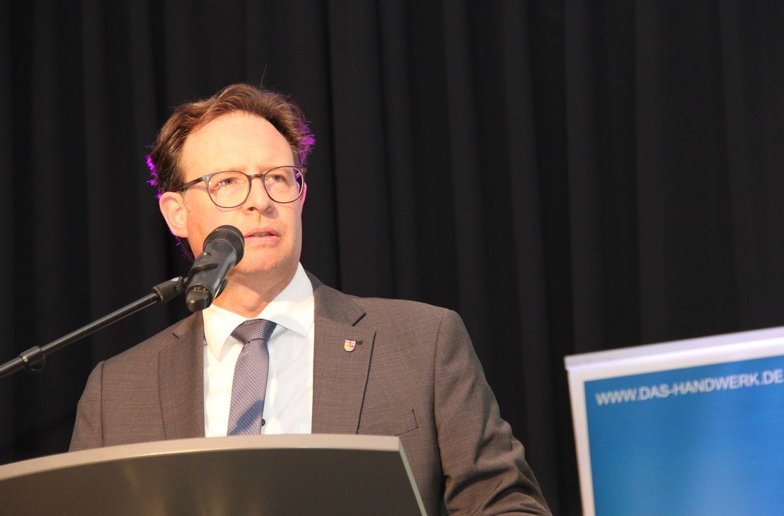 Landrat Andreas Hackethal betonte die Bedeutung der dualen Ausbildung in Deutschland und bezeichnete dieses als "Leuchtturm in der Welt".