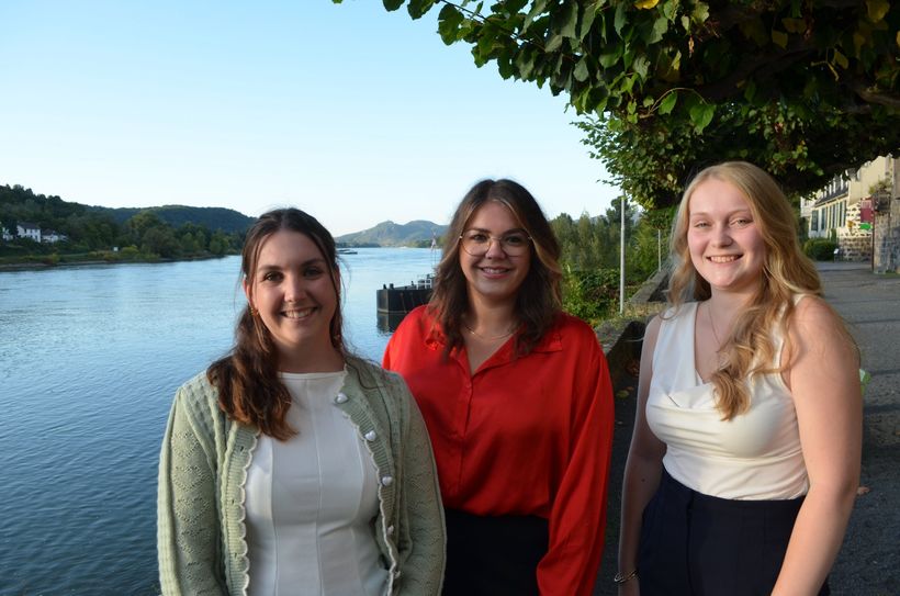 Janina Mehr, Jill Rüttgen und Anna Weinand wollen künftig gemeinsam als #TeamMittelrhein gemeinsam für das Anbaugebiet werben.