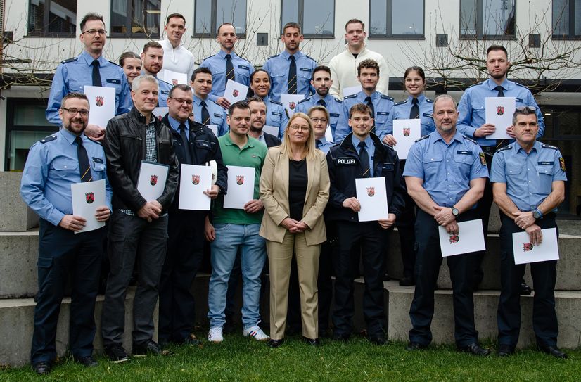 Die ausgezeichneten Polizeibeamtinnen und -beamten