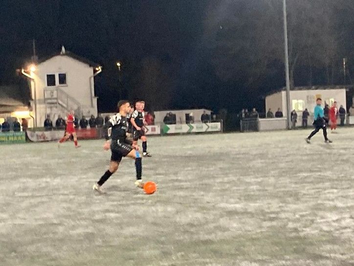 Zufriedene Mayener Spieler nach dem 2:1 gegen den Ahrweiler BC und den Sprung auf den siebten Tabellenplatz.