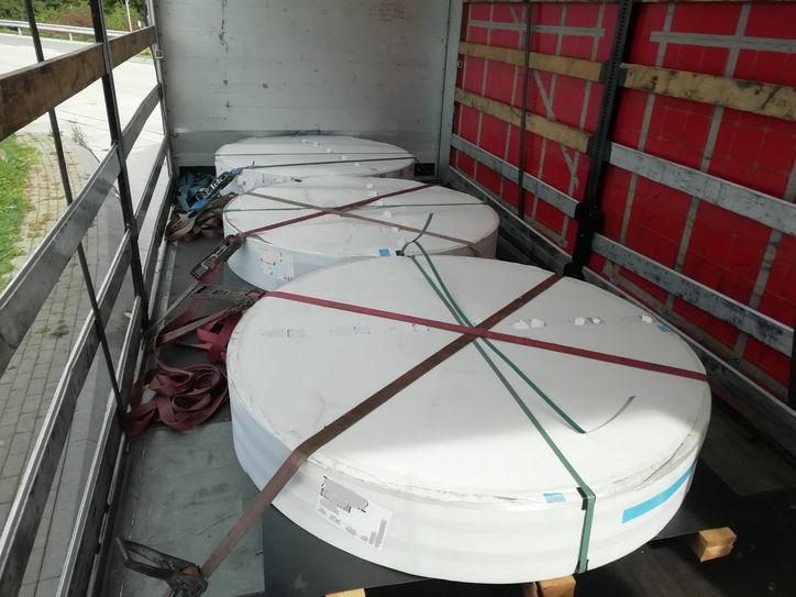 Mangelhaft gesicherte Stahl-Coils. (Foto: Polizei)