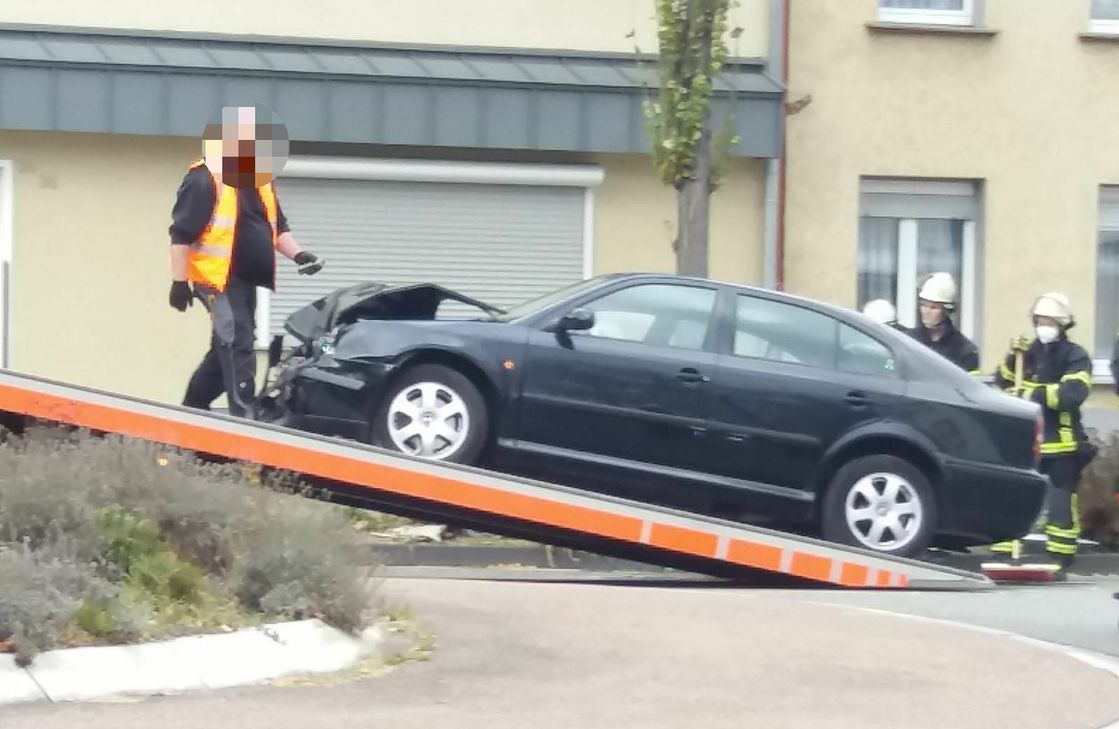 Der Skoda des Unfallfahrers wurde durch die Polizei sichergestellt. Foto: Schmitz