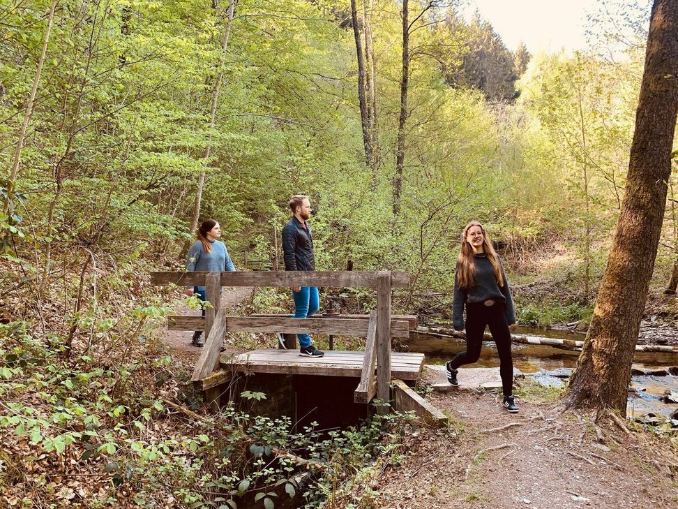 ... und das Altbachtal am Züscher Hammer als Teil der Dollbergschleife bieten ein ganz besonderes Naturerlebnis - Urlaubsgefühle inklusive. Fotos: Fischer