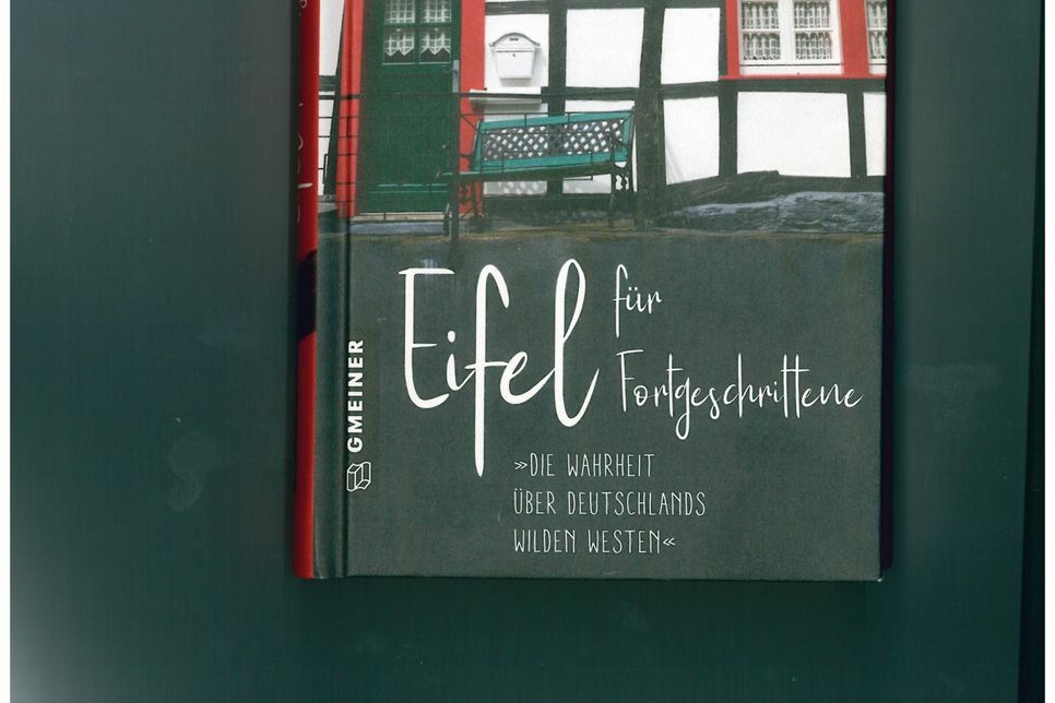 "Eifel für Fortgescrittene": Autorin ist die freie Wochenspiegel-Mitarbeiterin Angelinka Koch, eschienen im Gmeiner-Verlag, ISBN 978-3-8392-2605-6 (16 Euro)
