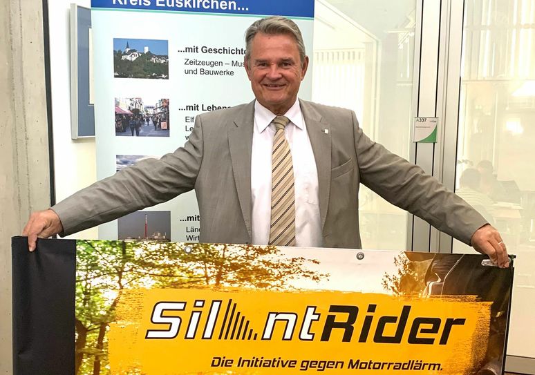 Landrat Rosenke wirbt für ein gemeinsames miteinander und gegen unnötigen Motorradlärm. Foto: W. Andres, Pressestelle Kreis Euskirchen