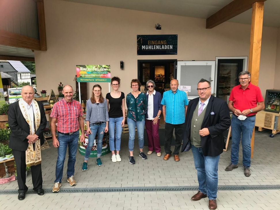 Der Mühlenladen der Familie Lorenz wurde am Freitagabend feierlich eröffnet. Foto/Video: Klaus Desinger