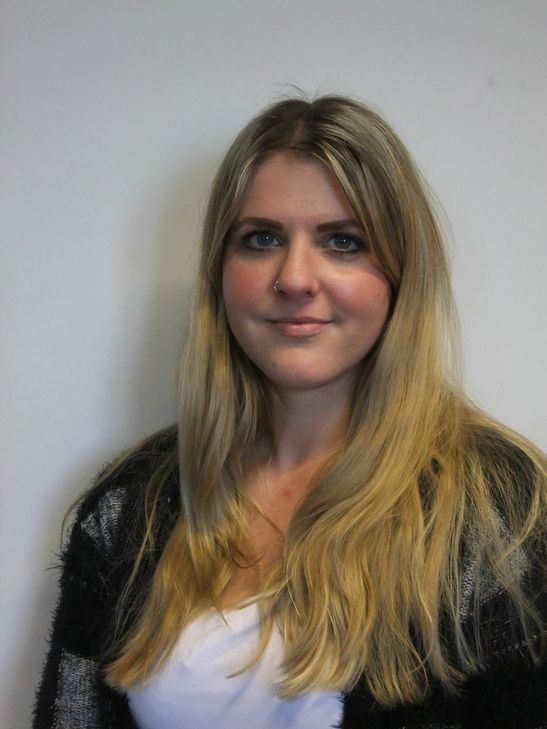 "Ein respektvoller Umgang miteinander sollte selbstverständlich sein. Ist er anscheinend aber nicht. Dass es Aktionstage wie 'Respekt.Bitte!' überhaupt gibt, macht traurig. Mangelnde Wertschätzung, fehlender Respekt und Gewalt gegenüber Einsatzkräften und Straßenarbeitern sind Themen, die uns alle angehen. Wir wollen im Notfall doch schließlich schnell versorgt werden und nicht Stunden warten müssen, weil Polizei, Feuerwehr und Rettungsdienst unterwegs in riesigen Schlaglöchern stecken geblieben sind." - Kommentar von Redakteurin Svenja Pees (SvenjaPees@TW-Verlag.de)