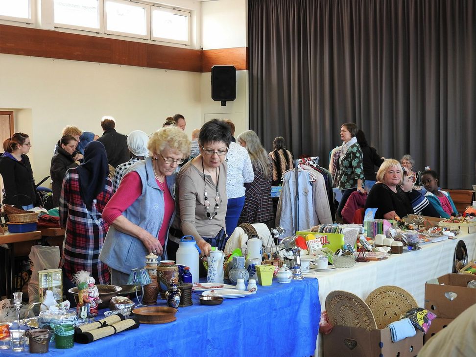 Am Samstag, den 11. März fand "Der etwas andere Markt" unter dem Motto Kleidung & Schönes (verkaufe DINGE, die du nicht mehr brauchst und mache andere GLÜCKLICH damit) im Mehrgenerationenhaus Johanneshaus Hermeskeil statt. Foto: FF