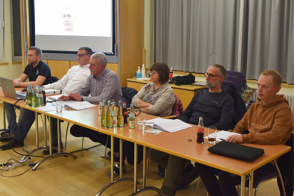 Unter der Führung des Zweiten Vorsitzenden Hans-Peter Fuchs (3.v.l.) fand kürzlich die Jahreshauptversammlung des Prümer Gewerbevereins statt.