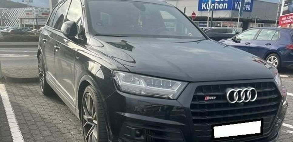 Dieser "Audi SQ7" wurde in Ochtendung geklaut.