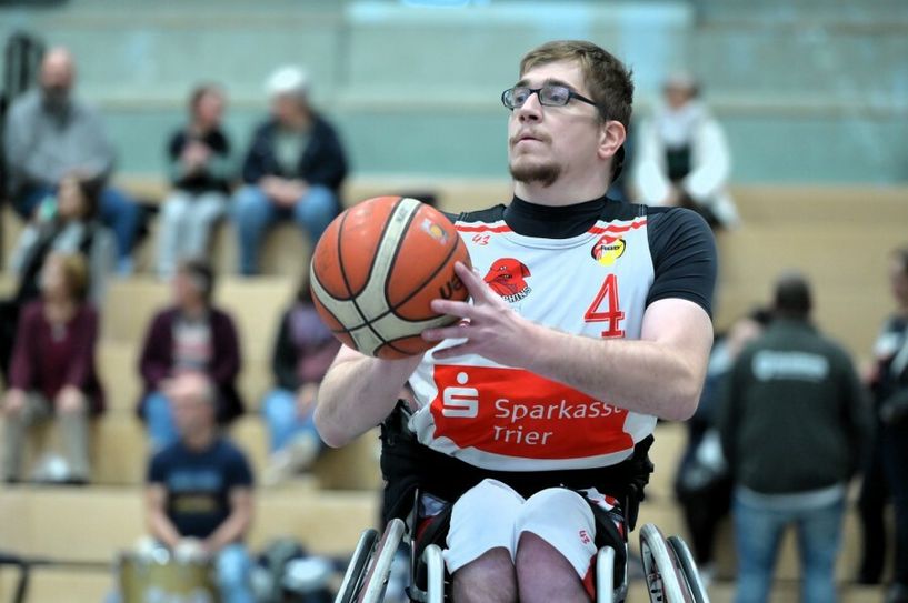 Mit der Nummer 4 bei den Dolphins: Lukas Jung.