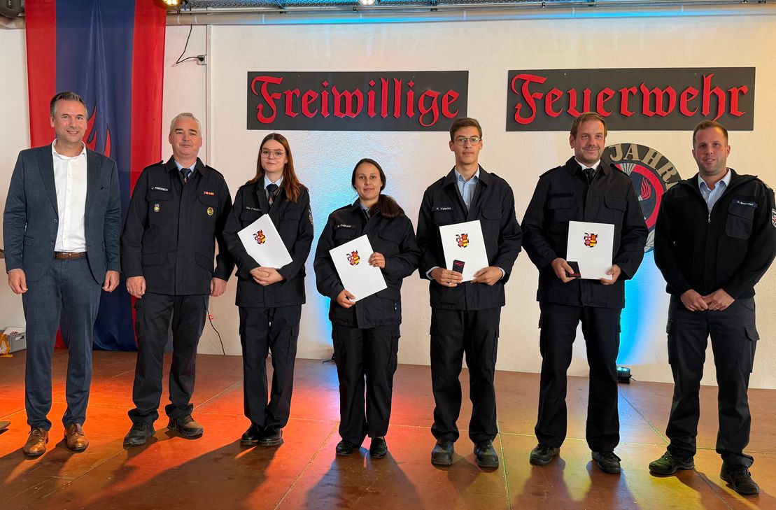 Beförderungen zur Feuerwehrfrau bzw. zum Feuerwehrmann