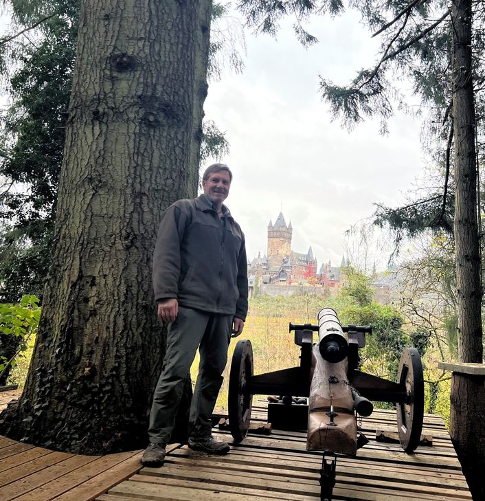 Ludger Keim neben seiner geliebten „Emma“.