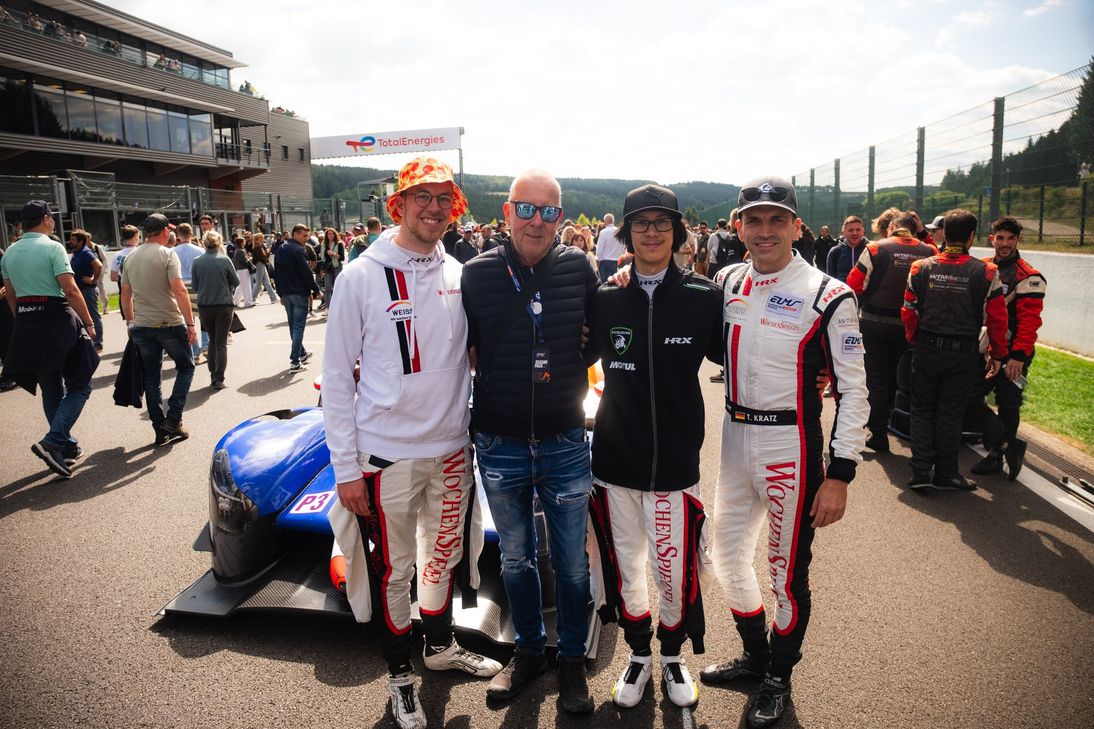 Leonard Weiss, Teamchef Georg Weiss, Griffin Peebles und Torsten Kratz beim Heimrennen.