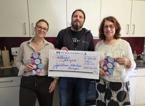 Simone Maurèze, Thomas Schwermann und Uschi Mießeler freuten sich über die Spenden von "TischleinDeckDich".