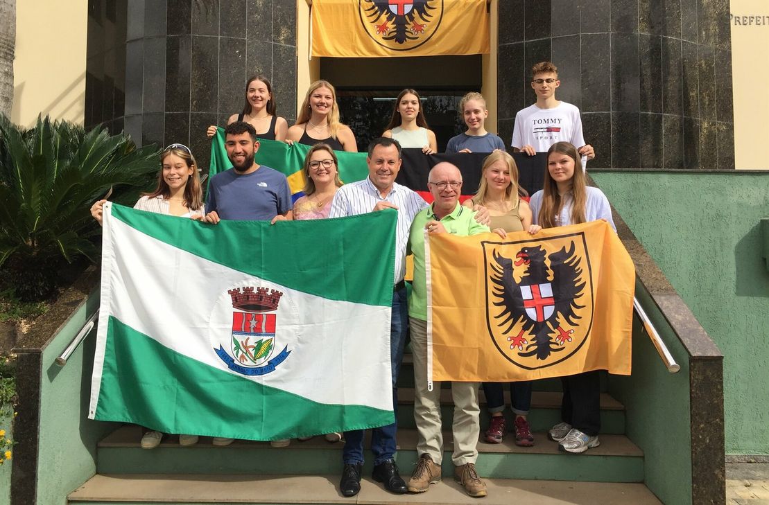 Bopparder Jugenddelegation mit Bürgermeister Jörg Haseneier in Brasilien.