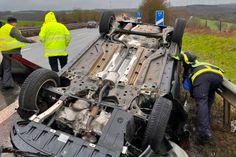 Am Montagnachmittag überschlug sich eine junge Frau mit ihrem Pkw auf der A 48 - kurz vor der Raststätte Elztal-Nord.