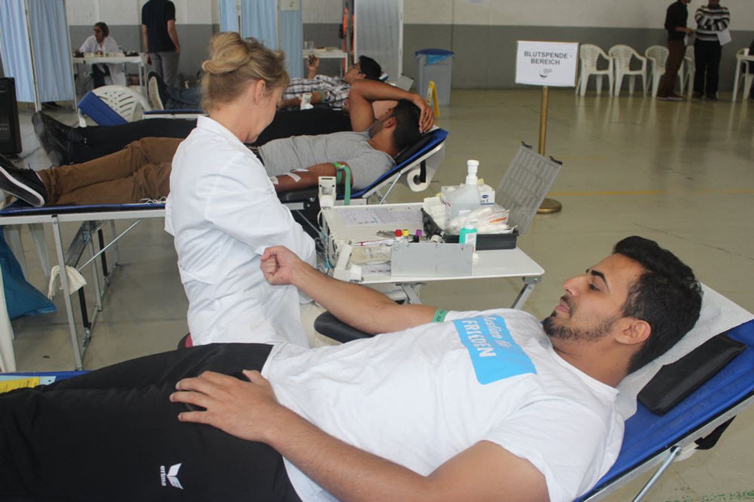 Regelmäßig ruft die Ahmadiyya Muslim Gemeinschaft ihre Mitglieder zum Blutspenden auf. Foto: FF