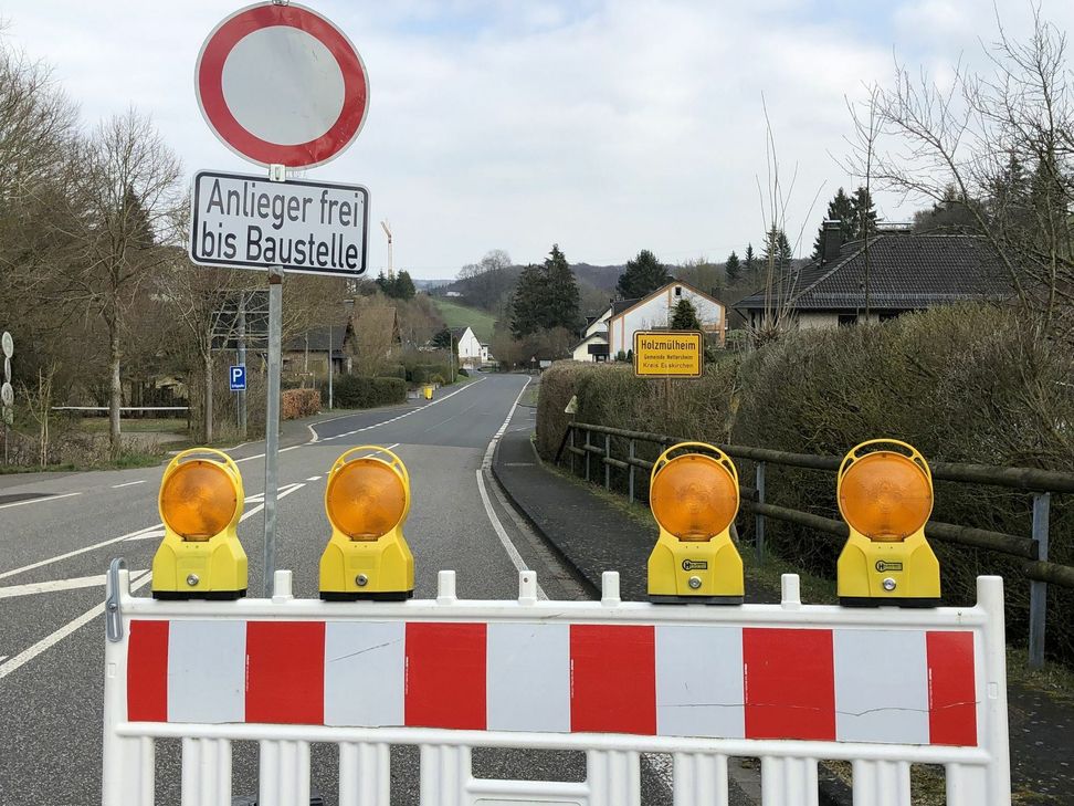 Die Kreisstraße 39 zwischen Holzmülheim und Schönau bleibt gesperrt. mn-Fotos