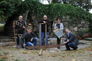 Die Vorbereitungen für das Jubiläumsfest liefen schon vor etlichen Monaten an. Im Bild einige Aktive (von links): Ortsbürgermeister Josef Barthen, seine Beigeordneten Marco und Erwin Weber, Tina Gerstl und Sascha Kropp von der Event-Agentur »tri-event UG«, die den Markttag unterstützt. Foto: Schmieder