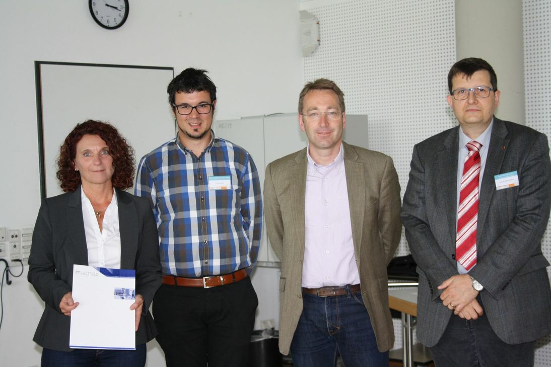 Im Rahmen eines Netzwerktreffens am 7. Juni 2017 mit den Vertretern aller beteiligten Schulen sowie der Universität Koblenz-Landau wurde das Dietrich-Bonhoeffer-Gymnasium Schweich in den Kreis der jetzt 29 Schulen des „Netzwerkes Campus-Schulen“ aufgenommen. Foto:FF