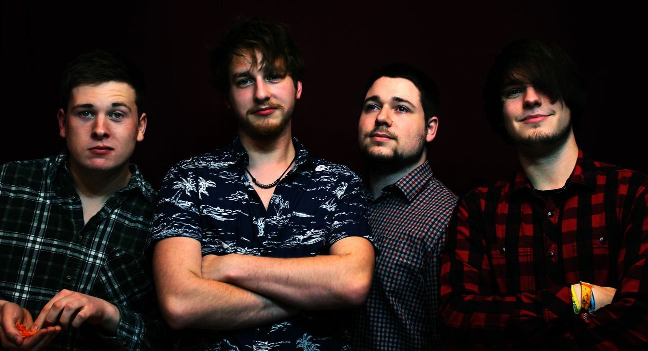 Die Band Kantholz stimmt die Besucher auf das erste Diamond City Rockfest ein.