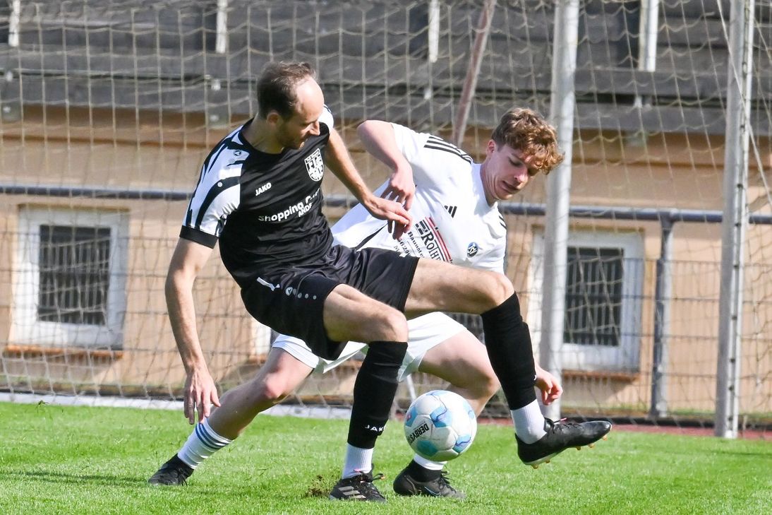 TuS Mayen konnte zwei Tore gegen Emmelshausen verbuchen.