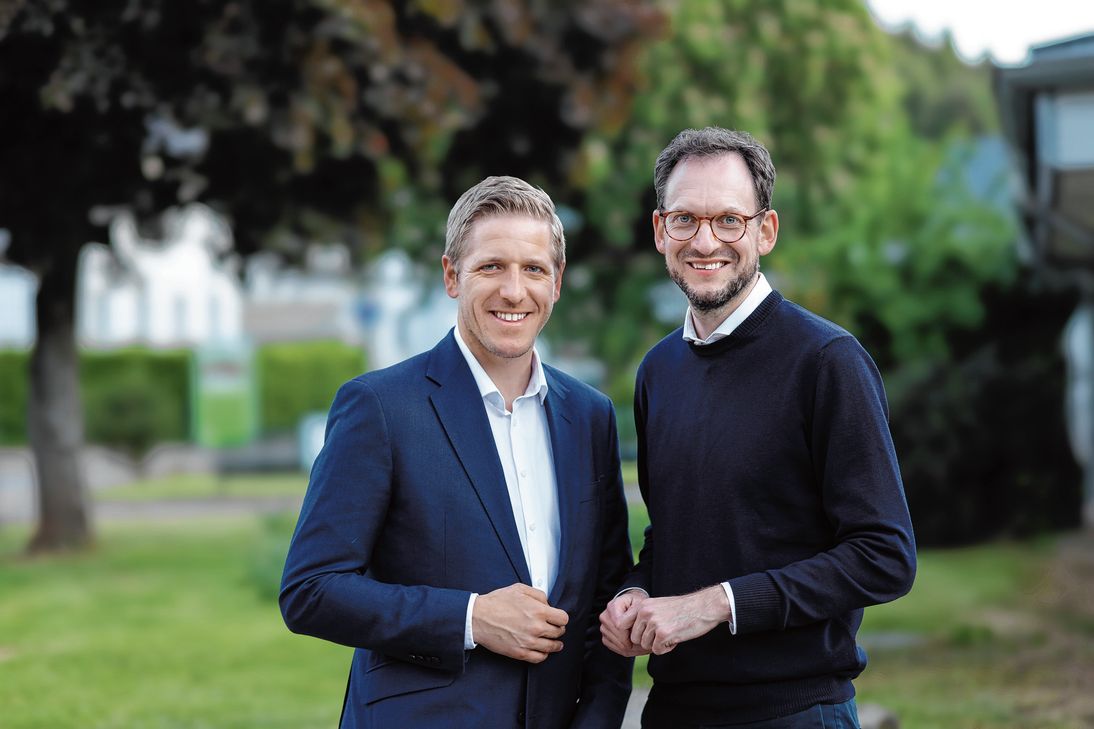 SPD-Kreisvorsitzender Thilo Waasem (re.) beglückwünschte Markus Ramers (li.) zum Ergebnis der Nominierung zum Landratskandidaten.