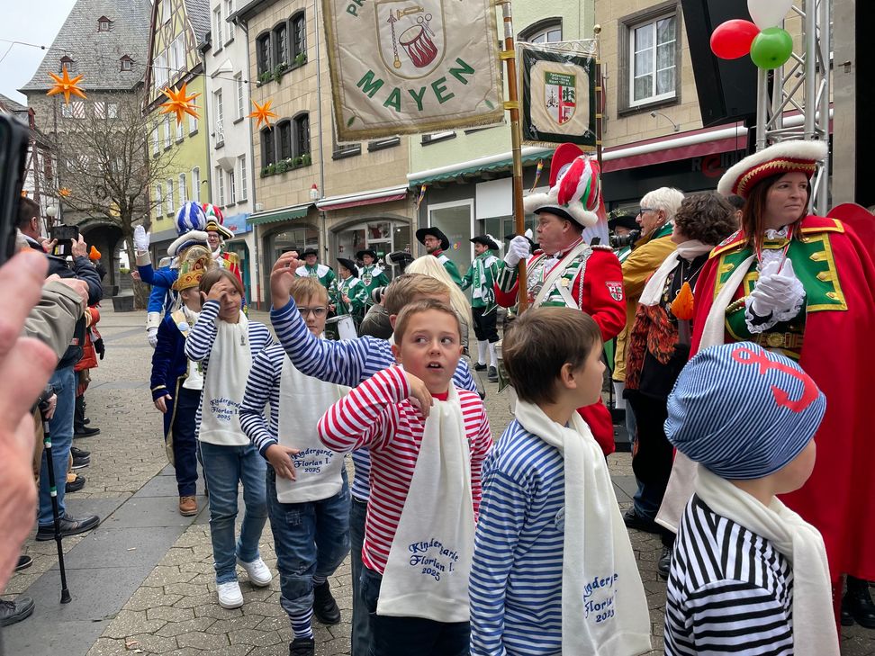 Einzug des Kinderprinzen mit seinem Gefolge