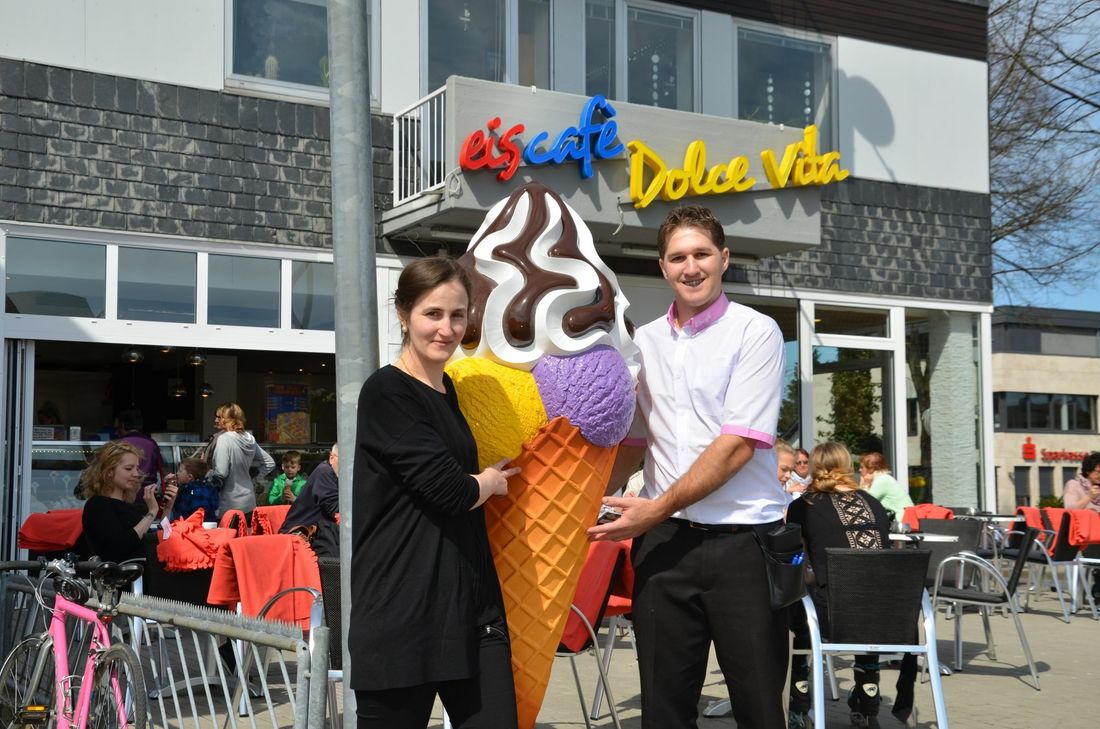 Maria Clara Rebelo sowie ihr Team (l.) freuen sich auf endlich gutes Wetter für Gaumenfreude an der Ampel.