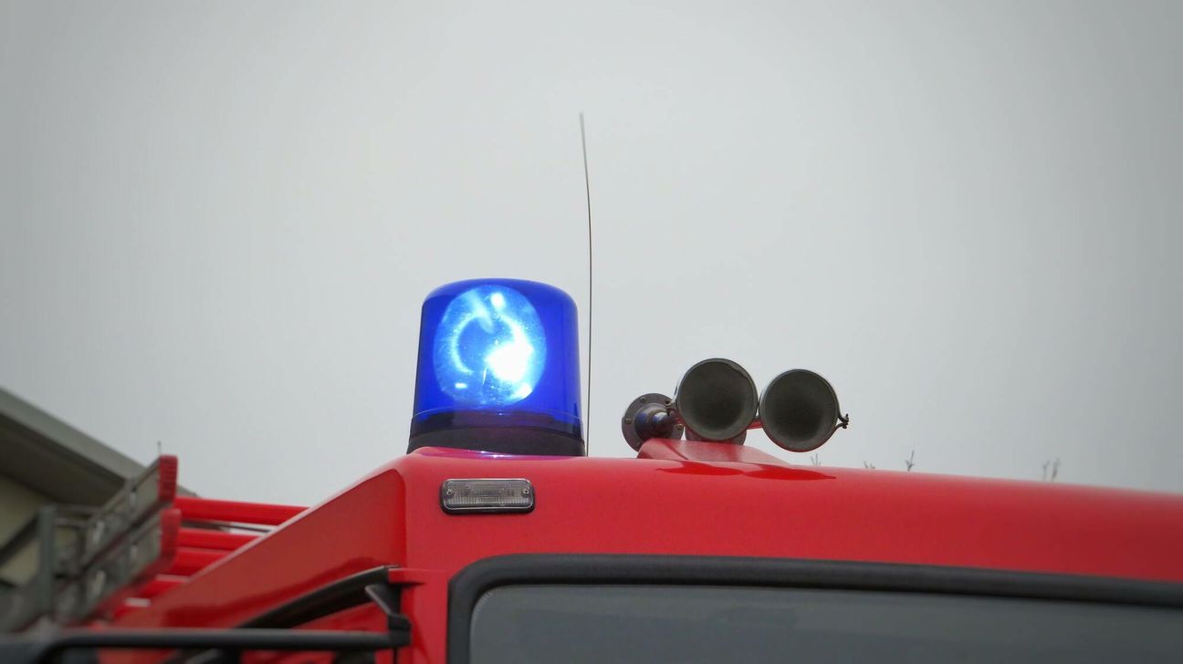 Verletzt wurde bei dem Feuer glücklicherweise niemand. Alle Bewohner konnten wieder in ihre Wohnungen zurückkehren.