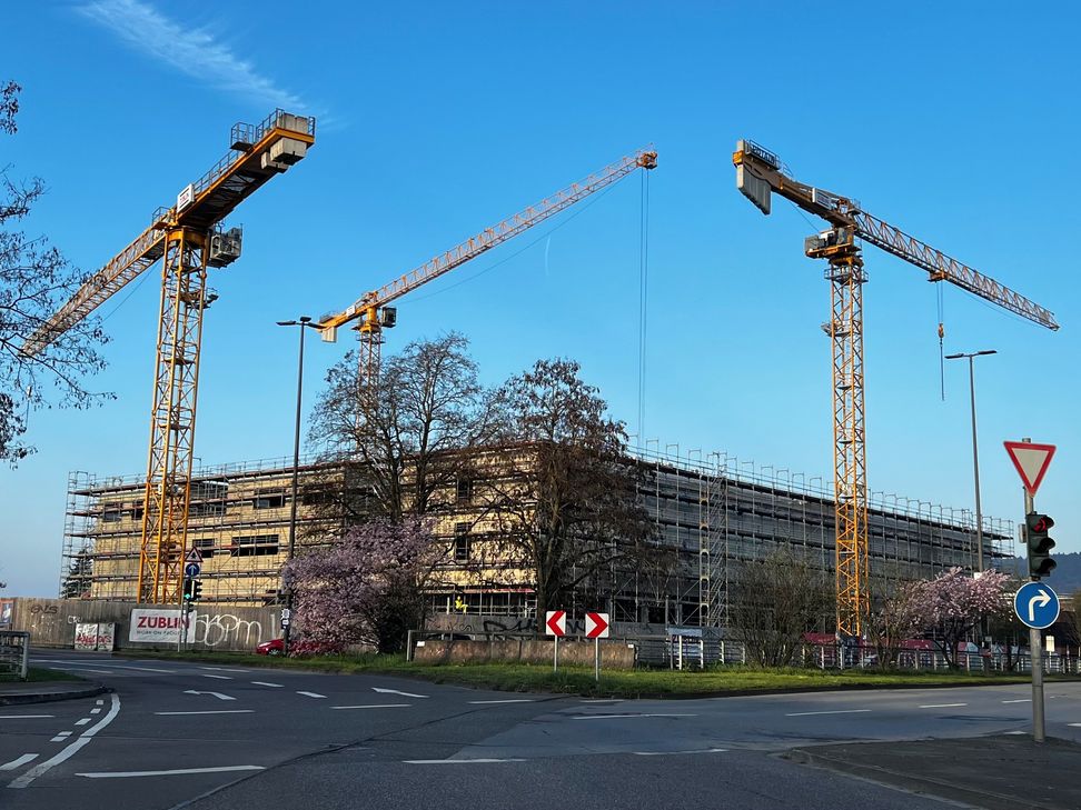 Sperrung an Südallee wegen Kran-Demontage