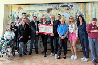 Der Hunsrücker Songkontest e.V. hat sich im Juli endgültig verabschiedet, mit einer Spende in Höhe von 5 600 Euro an die Lebenshilfe Rhein-Hunsrück.
