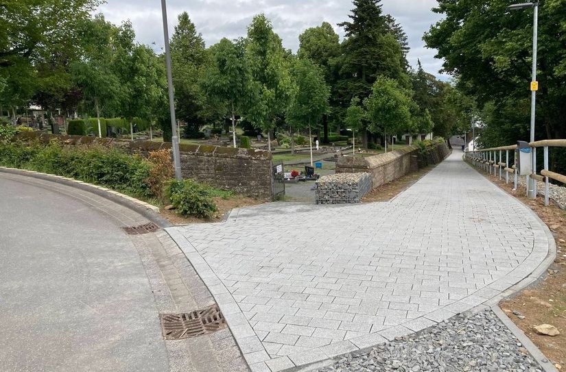 Neuer Geh- und Radweg in Richtung Talweg.