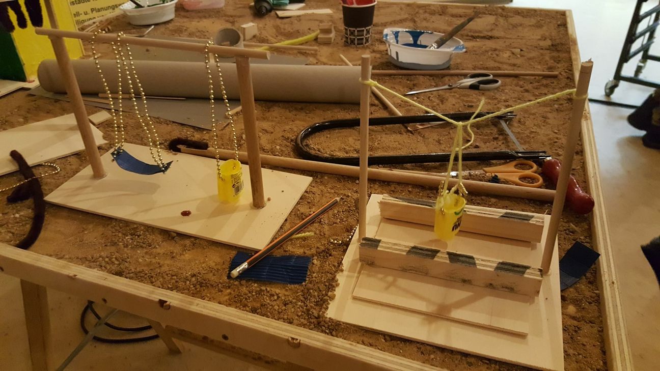 Eines der vielen Modellbauten der Kinder, die aus verschiedenen Bastelmaterialien erstellt wurde. Foto: VG Konz