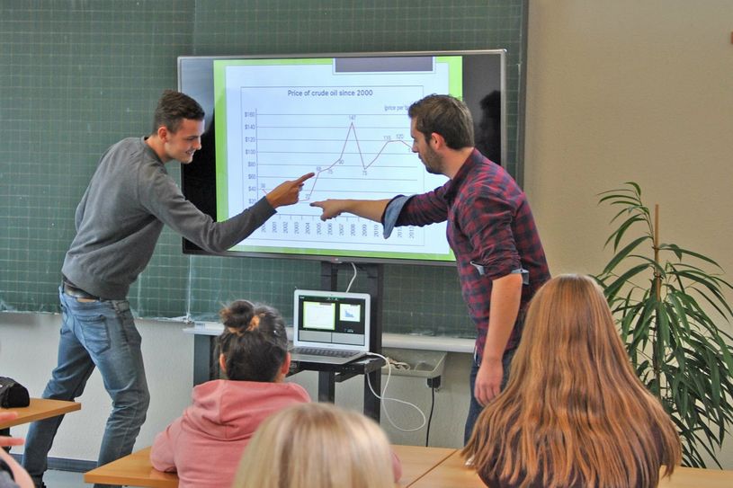 Das Berufskolleg Eifel in Kall bietet einen Beratungstag an. Foto: