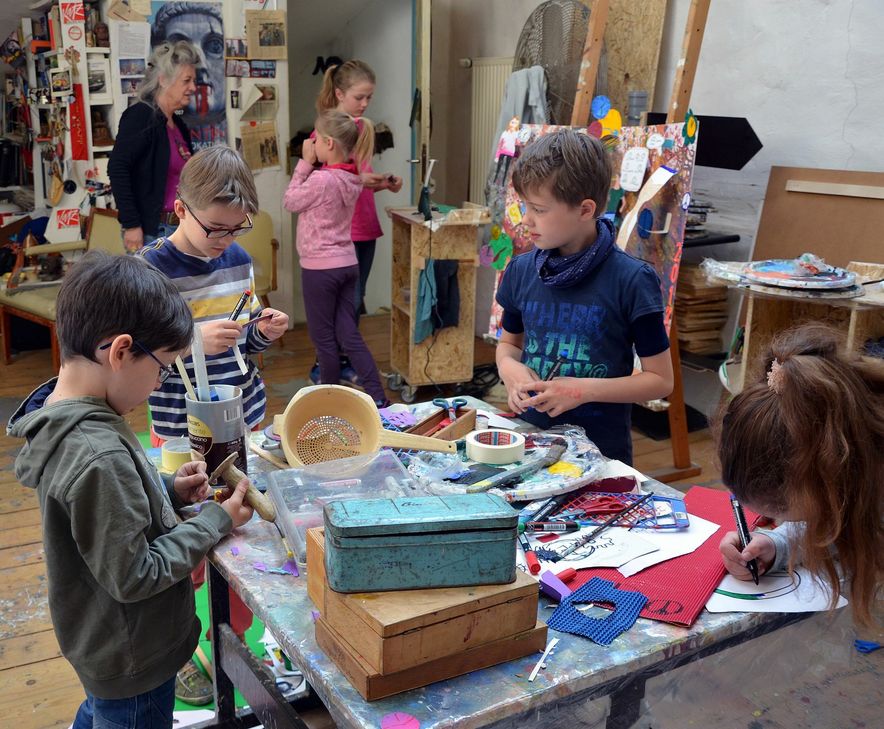 Mit Spaß bei der Arbeit. Fotos: Pick/Anna malt