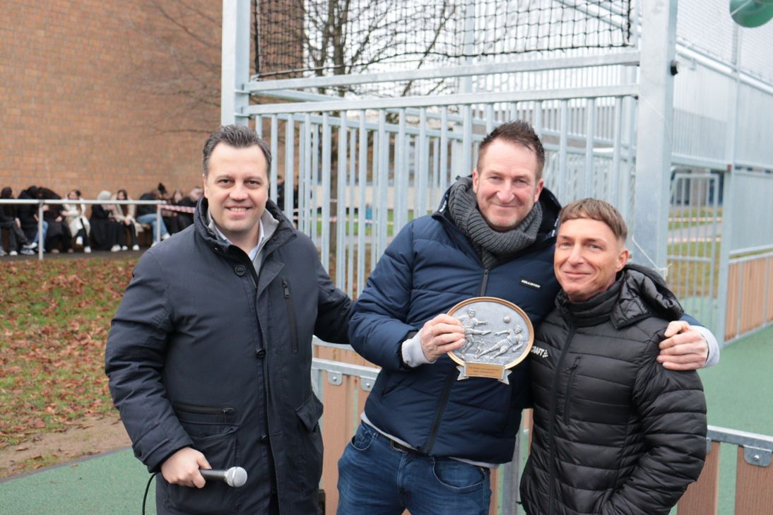 Alle Beteiligten freuten sich gemeinsam über die zügige Umsetzung des Projektes.