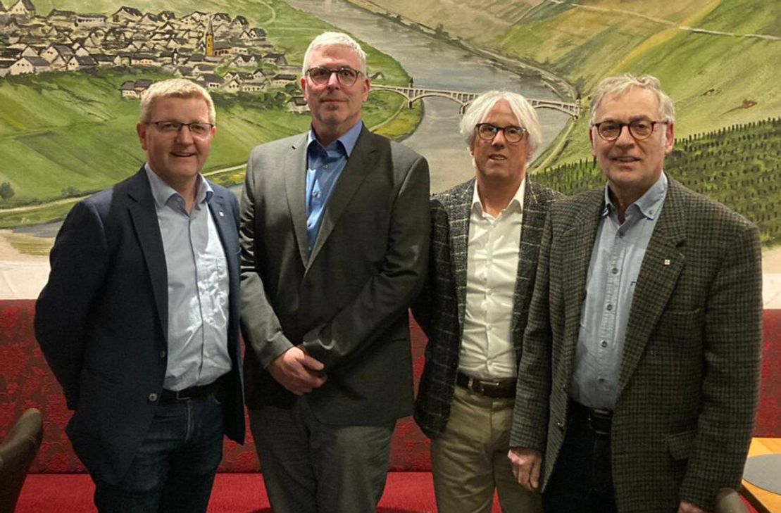 Das neue Direktorium, bestehend aus dem Kaufmännischen Direktor Jürgen Leitzgen, dem Direktor für Unternehmenskultur Werner Schmitz und Rainer Klippel als Direktor Teilhabe freue sich auf die Zusammenarbeit und schaue optimistisch in die kommende Zeit.