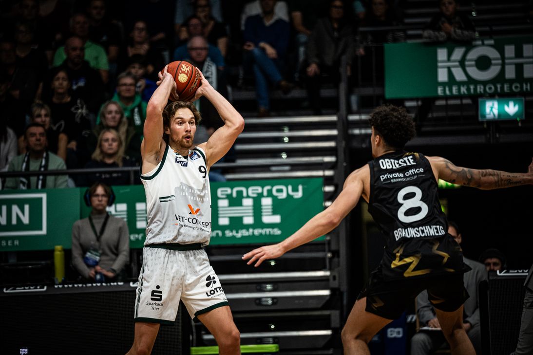 Marco Hollersbacher mit der Nummer 9 bei den Gladiatoren.