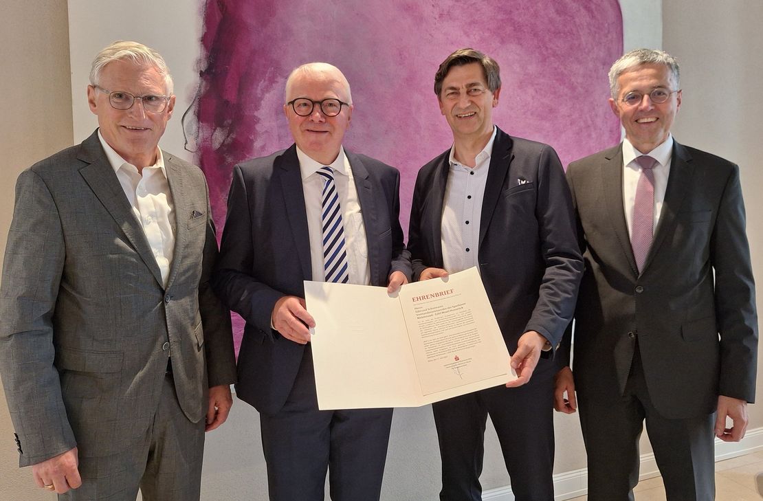 (v.l.): Landesobmann Dieter Zimmermann, Edmund Schermann, Verbandsgeschäftsführer Roman Frank und Karl-Josef Esch (ab Juli Bezirksobmann BAG Nord).