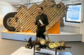 Historiker Dr. Julian Weller hat die Dauerausstellung zur Luftkriegsgeschichte auf Vogelsang kuratiert - ab dem 13. September wird sie zu sehen sein.
