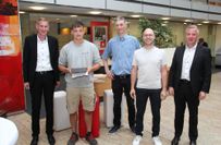 Lukas Jutz hat bei der Bitburger Braugruppe gelernt und ist einer der Prüfungsbesten, wofür er im Anschluss an die Ausstellung ausgezeichnet wurde.Prüfungsbester darf sich nennen, wer seine Prüfung mit der Gesamtnote "gut"abgeschlossen hat.