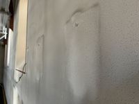 Die Verunreinigungen sind deutlich sichtbar.