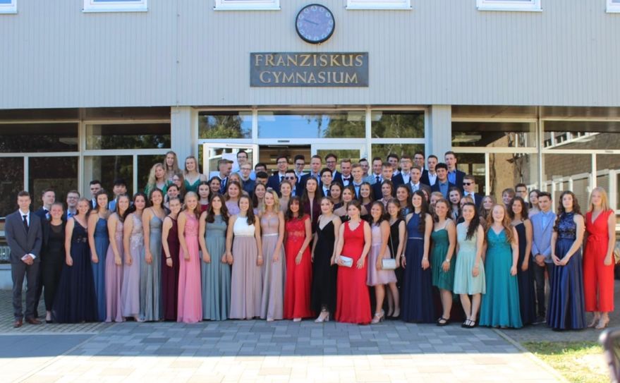 Eine große Abschiedsfeier konnte es für die Abiturientia 2020 am FGV nicht geben. Das übrig gebliebene Geld aus der Klassenkasse wurde nun an den Förderverein Bruder Theo Call gespendet.