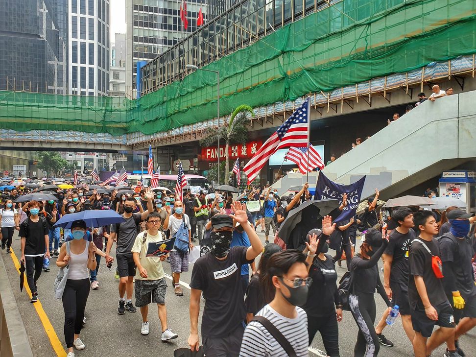 WochenSpiegel-Reporter Sebastian Schmitt befindet sich zurzeit auf einer Asienreise und machte dieses Foto von einer Demonstration in Hongkong.