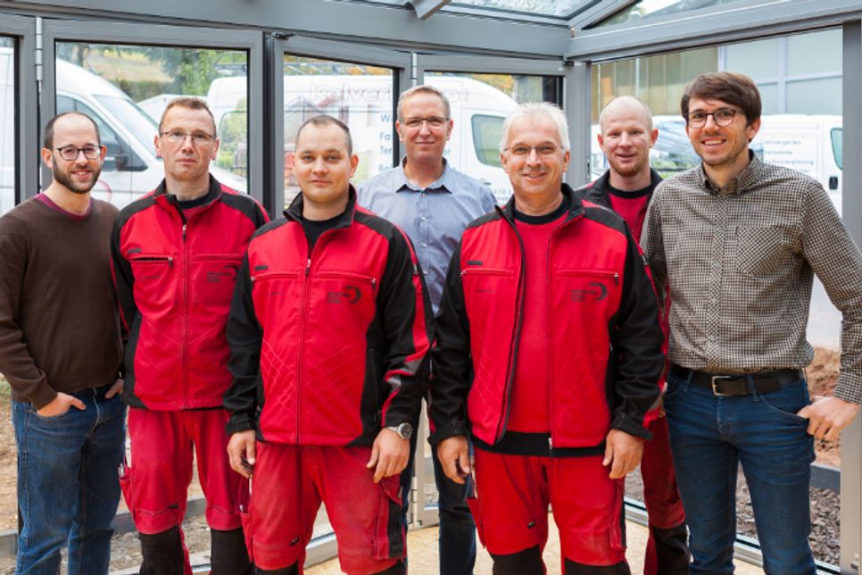 Team Kalverkampmit mit Geschäftsführer Fabian Rieder (re.) und Kundenbetreuer Lars Becker (li.). Foto: Kalverkamp