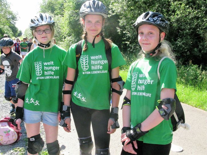 Sport treiben für den guten Zweck: Schülerinnen der Kurfürst-Balduin-Realschule plus haben Spaß beim Inlineskaten und lassen sich ihre Ausdauerleistung von Sponsoren honorieren. Foto: Schule