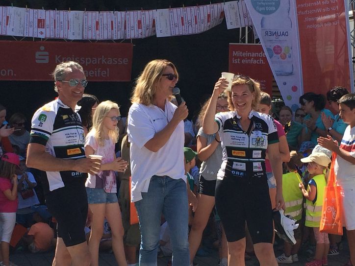 Unter anderem trat auch Bundeslandwirtschaftsministerin Julia Klöckner (re.) in die Pedale. Foto: Koch