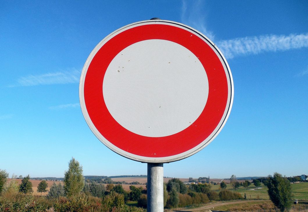 Die Stadt Bad Kreuznach hat die Einfahrt vom Kuhberg in die Rheingrafenstraße Richtung Innenstadt über die so genannte Panzerstraße verboten.